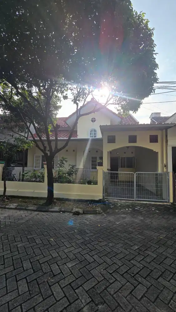 Dijual Rumah 2 Lantai Siap Huni dalam Perumahan Kemang Pratama Bekasi