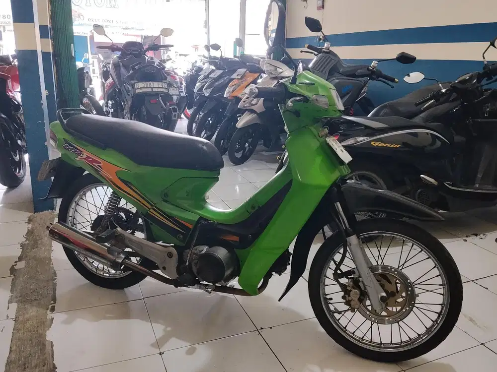 (1) Kawasaki Kaze R 2004