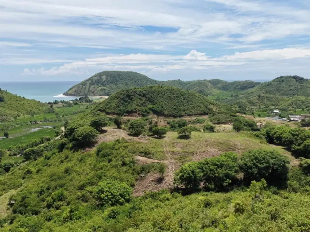 Tanah view laut di Mawun dekat Kuta Mandalika
