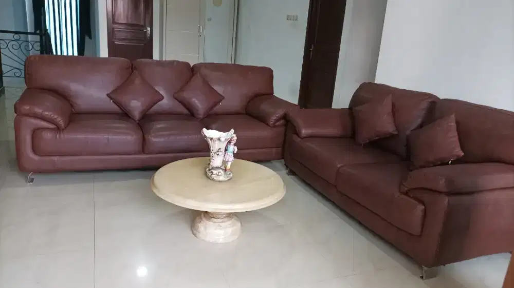 Kursi sofa ruang tamu