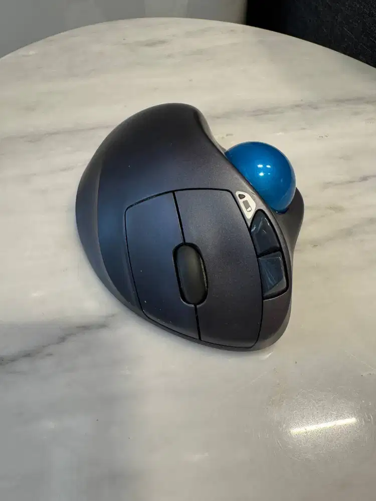 Logitech M570 Wireless Trackball Mouse
