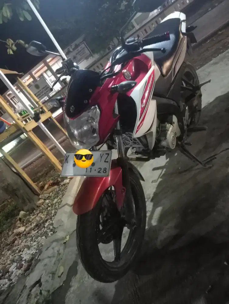 Yamaha Vixion NVL 2013 warna putih merah