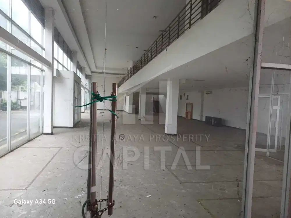 GEDUNG EX SHOWROOM SIAP PAKAI BERBAGAI USAHA DI PASIRLUYU BANDUNG