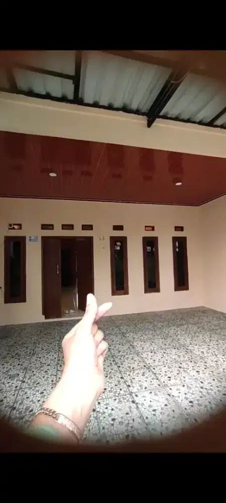 rumah pinggir jalan raya, dekat stasiun depok lama