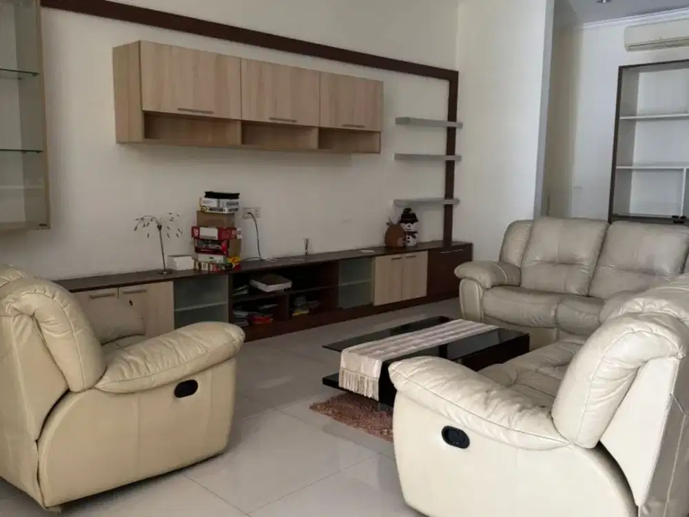 Disewakan Rumah Siap Huni di Florence Pik, Lt.12x20m2, Furnished