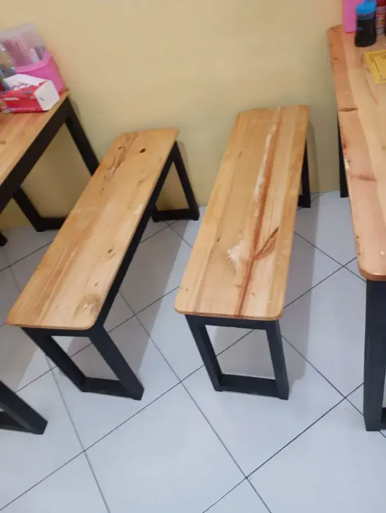 Meja bangku untuk usaha