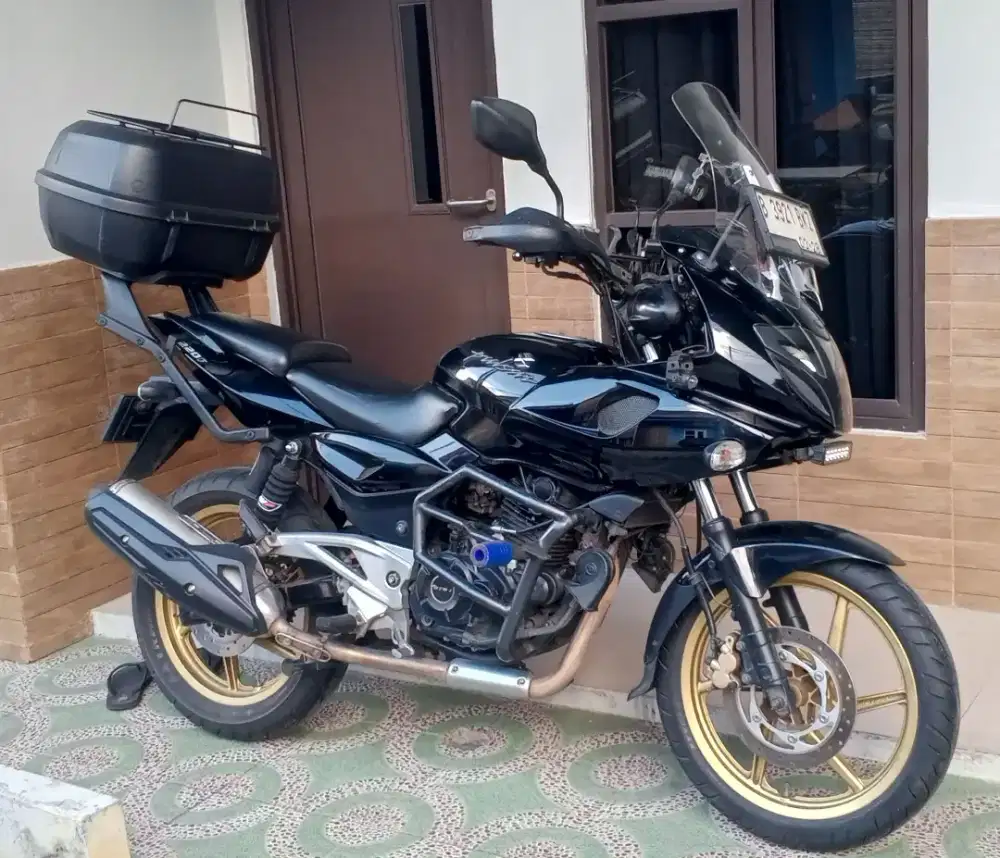 Bajaj Pulsar 220F