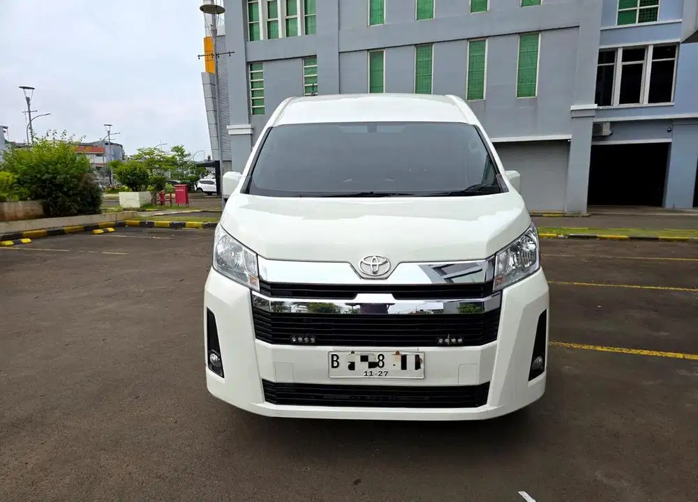 TOYOTA HIACE PREMIO 2.8 MT 2022