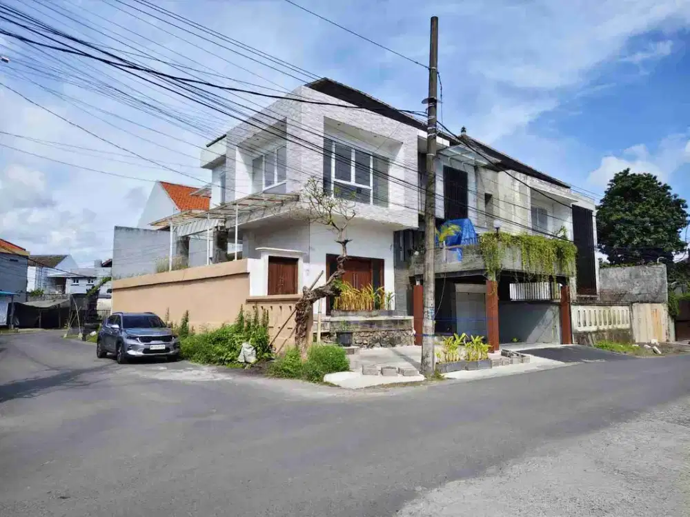 Rumah strtaegis Pura Mertasari sunset road Kuta Bali