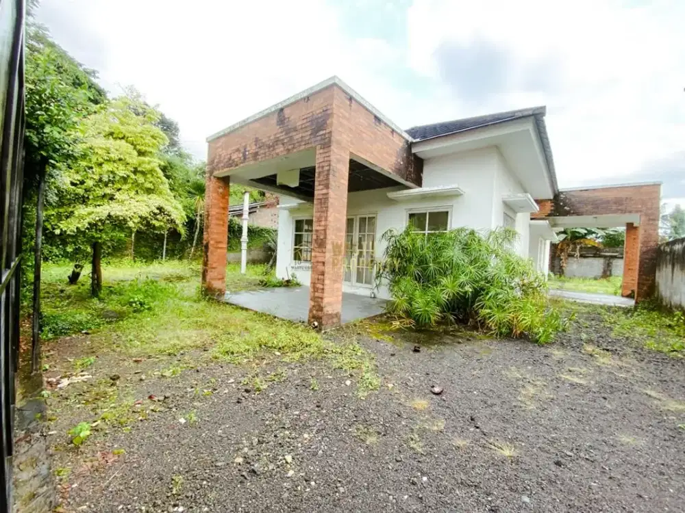 RUMAH SECONDARY TANAH LUAS COCOK UNTUK KOST ATAU HOMESTAY DI MLATI SLEMAN!