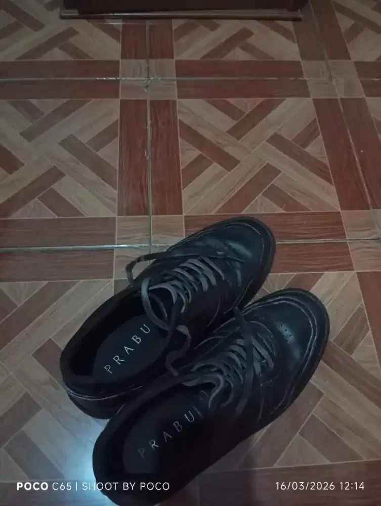 Jual Sepatu Hitam dari Brand Prabu