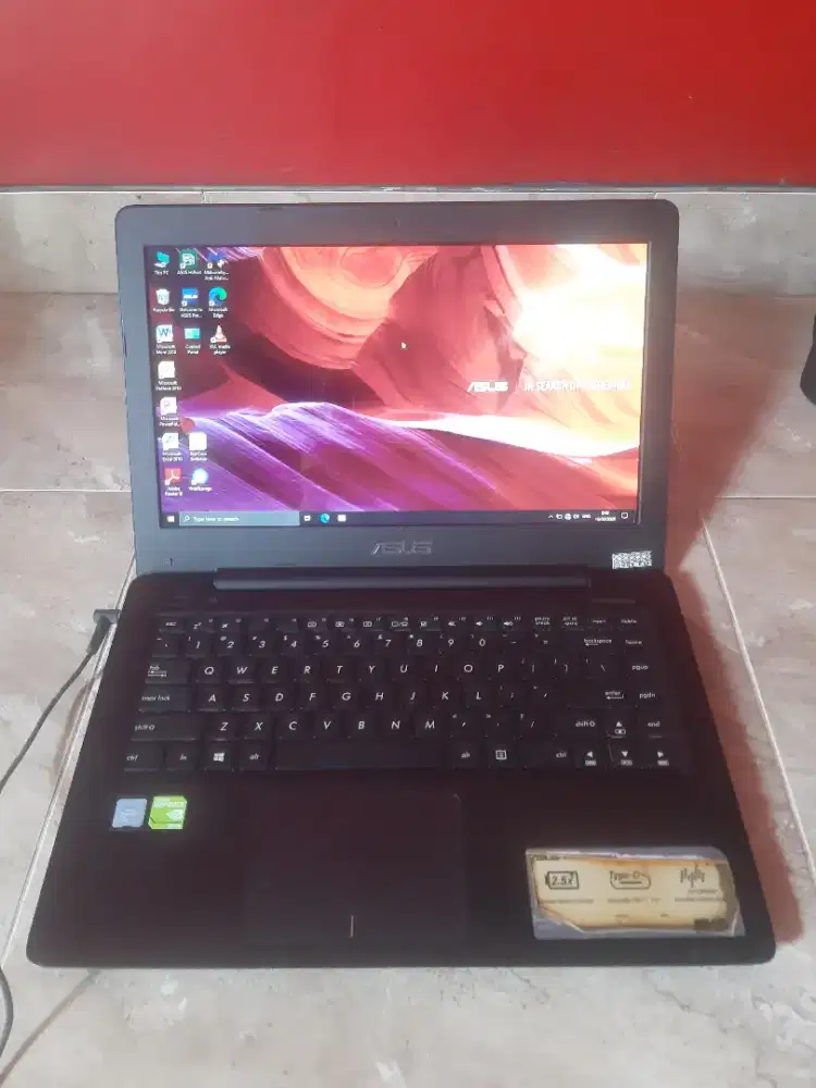 Laptop asus x456U intel core i5 gen 6