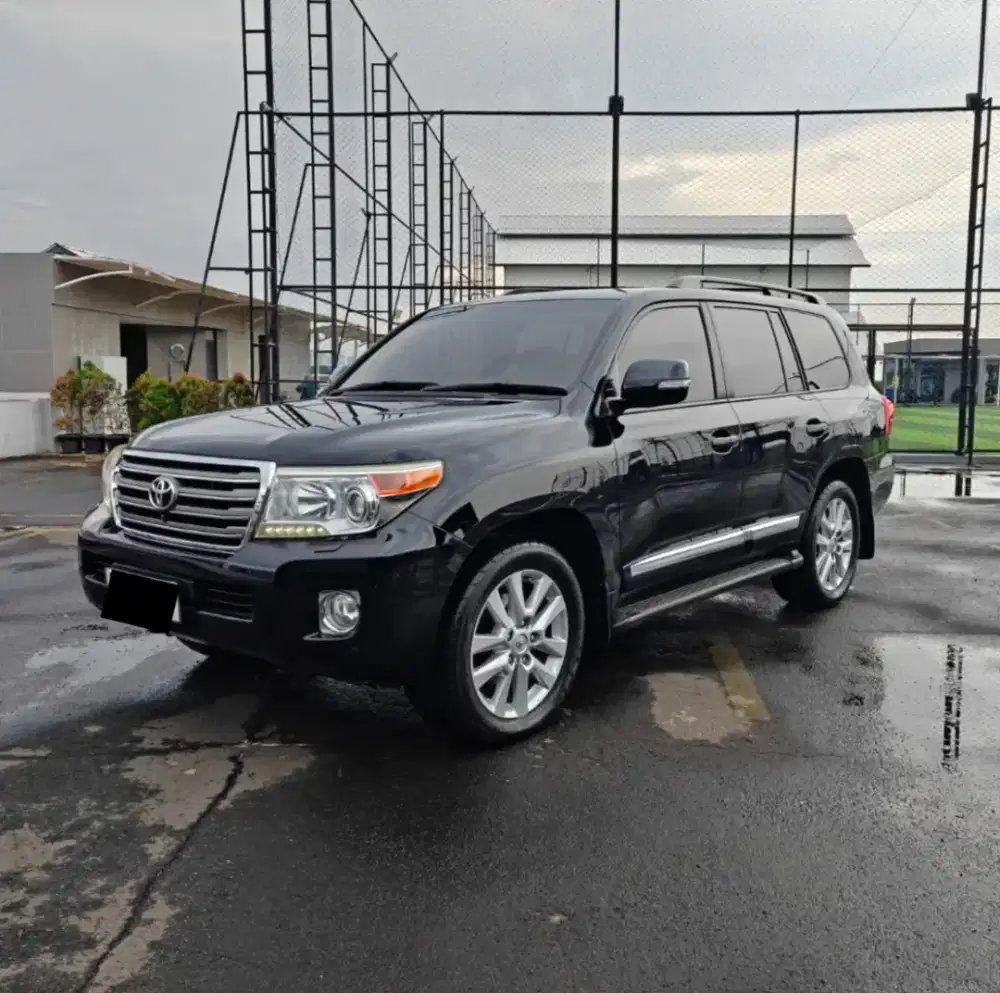 Toyota Land Cruiser VX200 UK version NIK 2014 Black KM 62rb Perfect