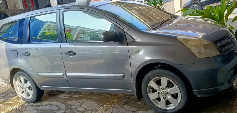 Mobil Bekas Grand Livina tipe 1.5 VX matic tahun 2010 pertamax