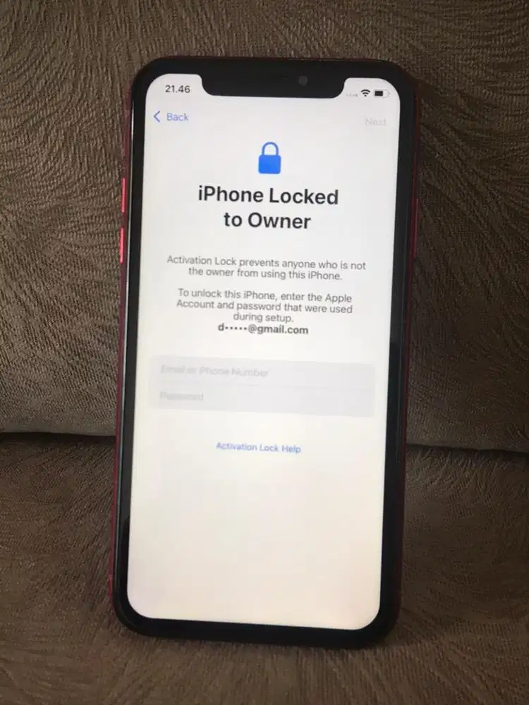 iPhone XR 128GB Red kekunci iCloud