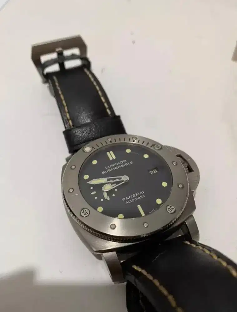 Jam tangan Panerai