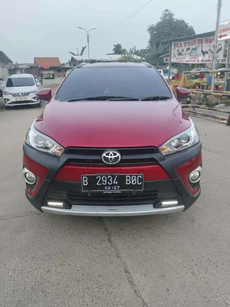 Toyota yaris s hecker mt 2016