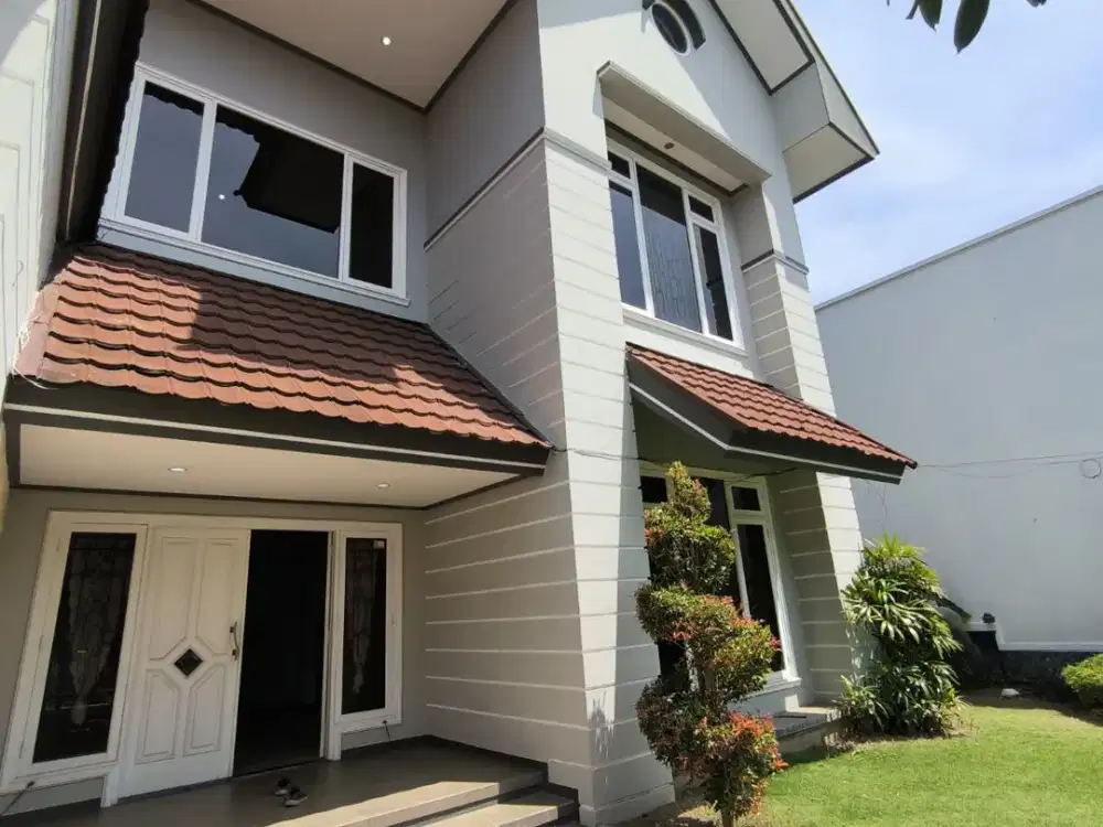 Dijual Rumah Besar dan Luas Di Araya Surabaya