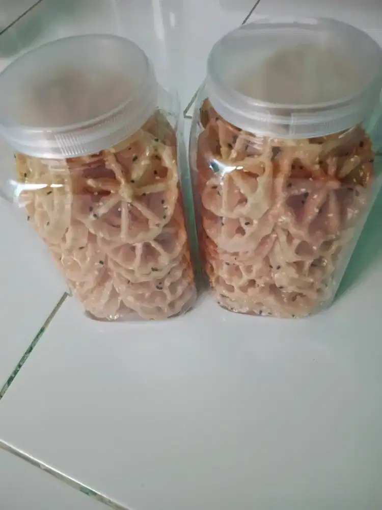 Kembang goyang manis wijen