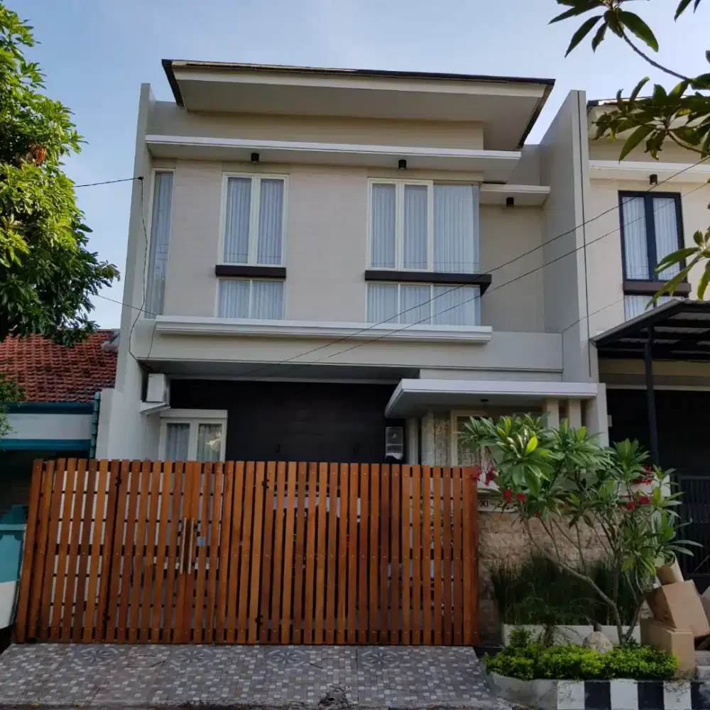 Rumah 2 lantai furnished Rungkut asri mewah