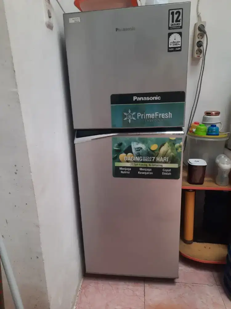 Dijual kulkas Panasonic 2 pintu