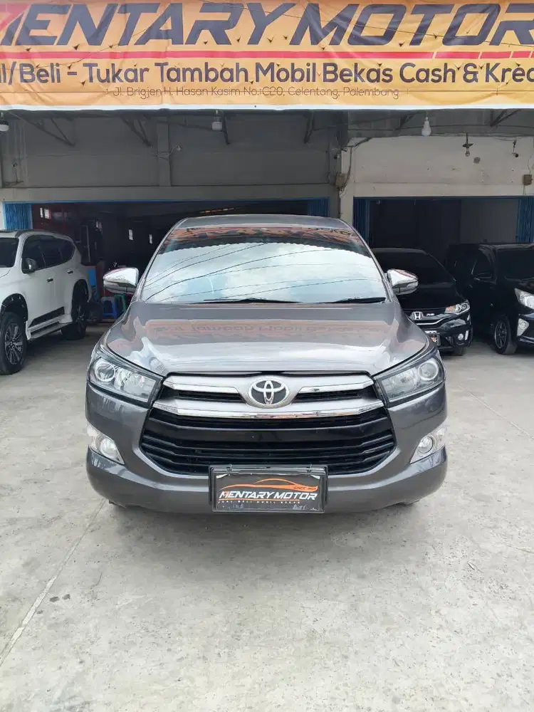 Innova Reborn Tipe Tinggi V Manual Bensin Tahun 2017 Abu Terawat Murah