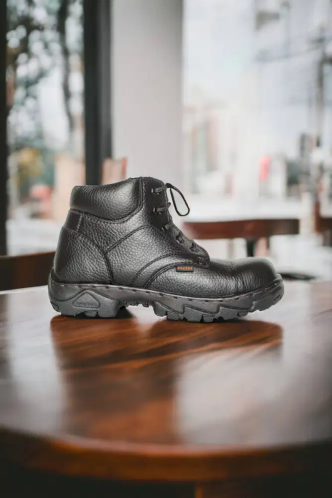 Diskon Sepatu safety semi formal Medan