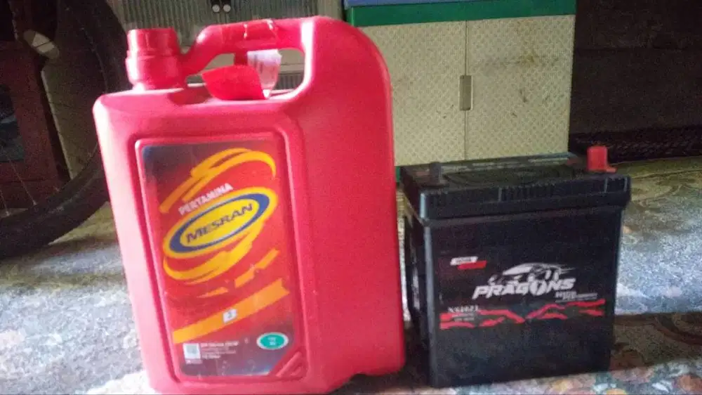 OLI MOBIL 10 LITER MERK MESRAN & AKI MOBIL MEREK PARAGONS