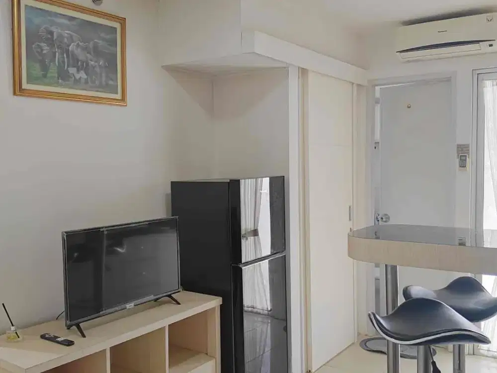Disewakan Apartemen Bassura City Per Bulan. 2 Bedroom. Full Furnished. Free IPL. Dekat Mall Bassura dan Kota Kasablanka. Jakarta.