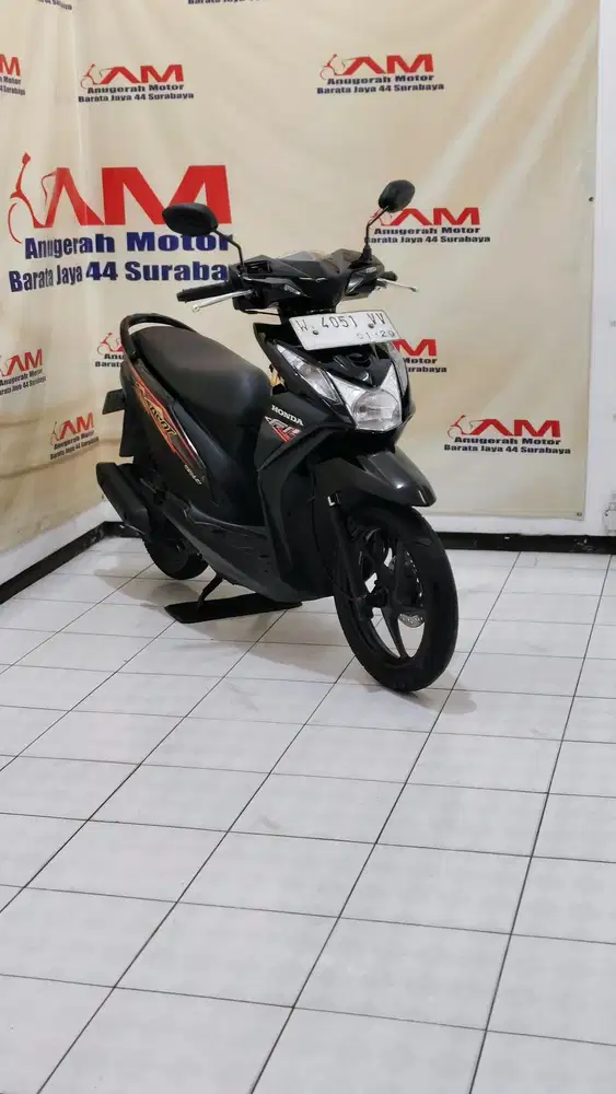 Honda Beat fi Tahun 2013 warna hitam glossy
