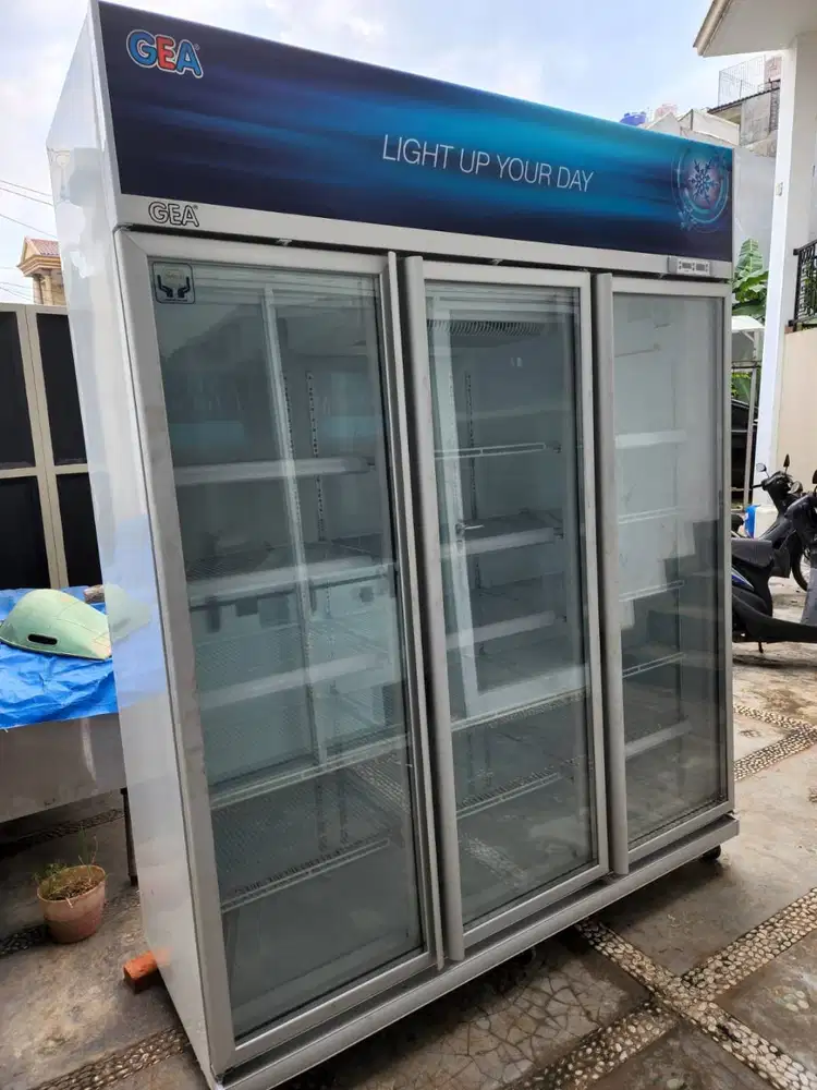 Kulkas display/showcase chiller 3 GEA