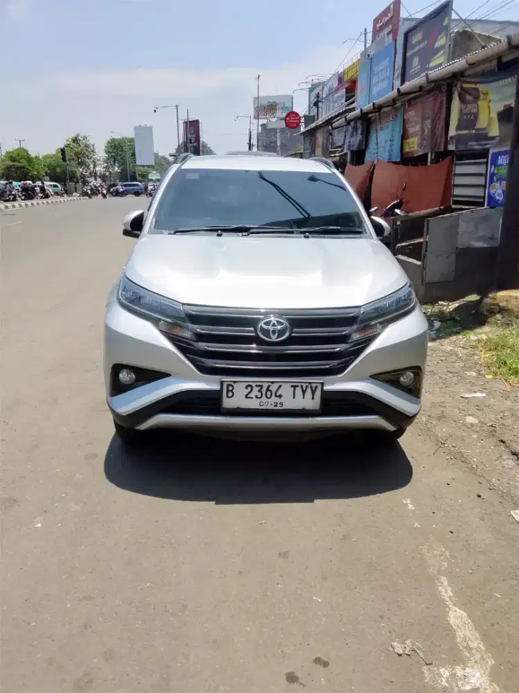 Travel dan Carter mobil