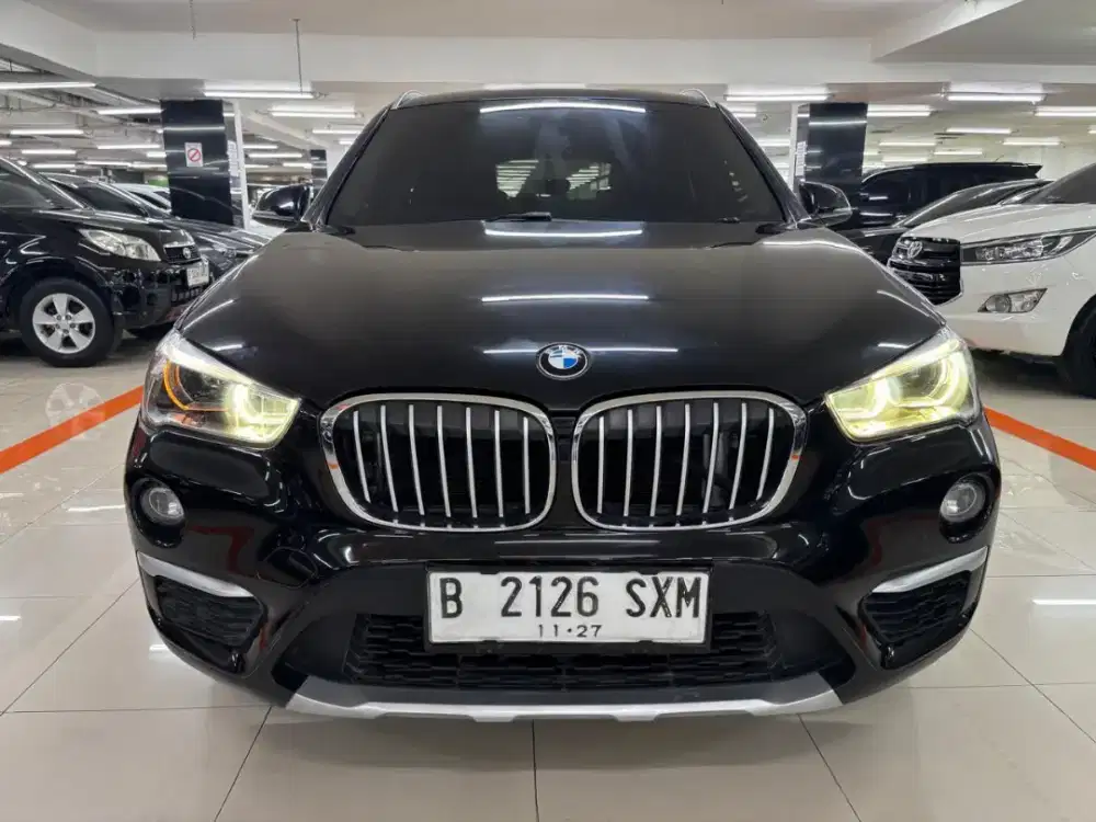 Bmw x1 2017 sdrive panoramic hitam pakai pribadii