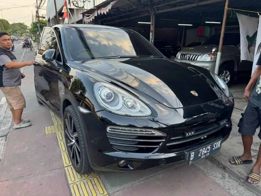 Porsche cayenne 2011 AT 3.6 new model