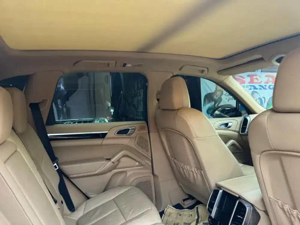 Porsche cayenne 2011 AT 3.6 new model