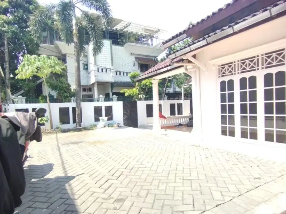 Dikontrak/di jual rumah hoek di Perumahan Villa kota Bogor