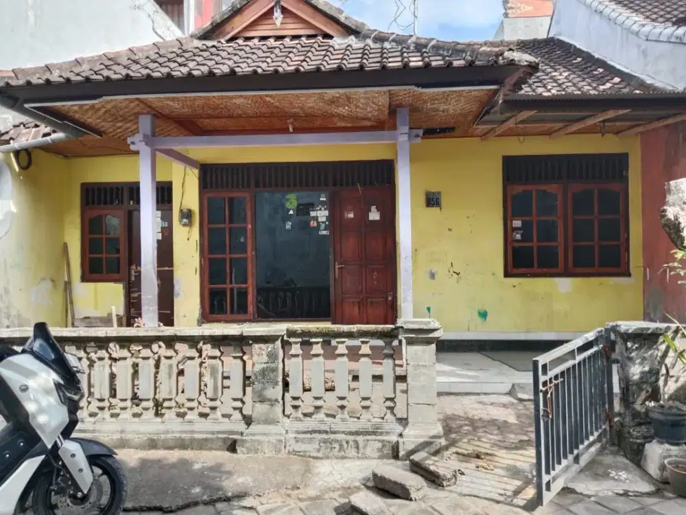 Di Jual Tanah 1 Are + Rumah - Padang Sambian - Denpasar Barat