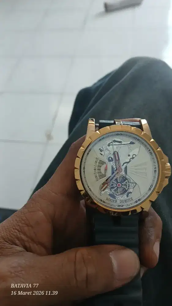 Jam tangan automatis
