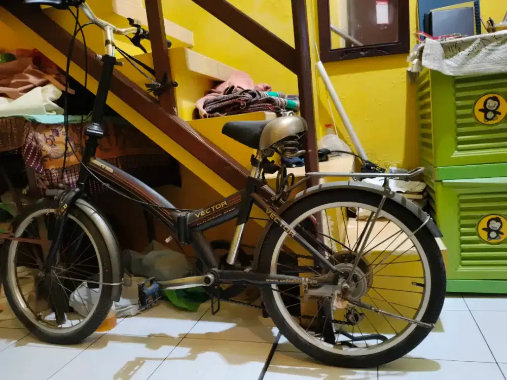 Sepeda lipat United vector