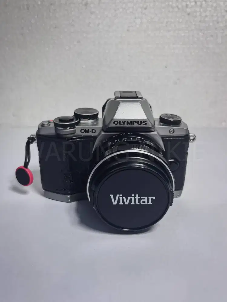 KAMERA OLYMPUS OMD EM10 MARK I FUNGSI NORMAL SEMUA NO MINUS SC RENDAH