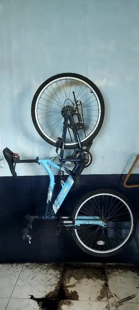 Dijual sepeda Polygon kondisi bagus.