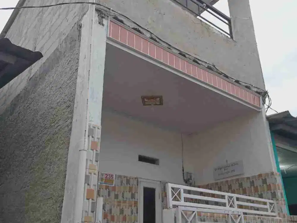 rumah 2 lantai harga murah