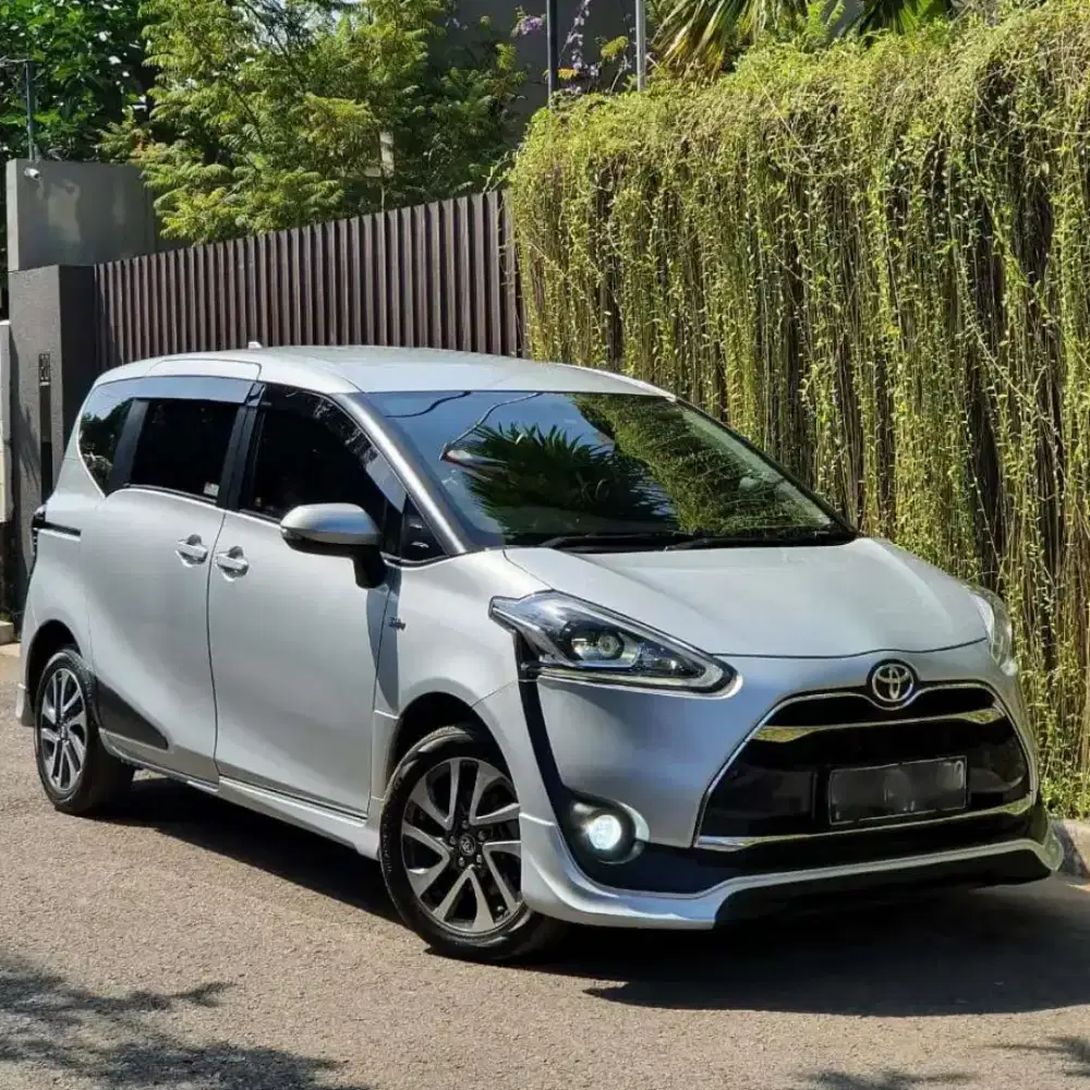 Toyota sienta Q 2018