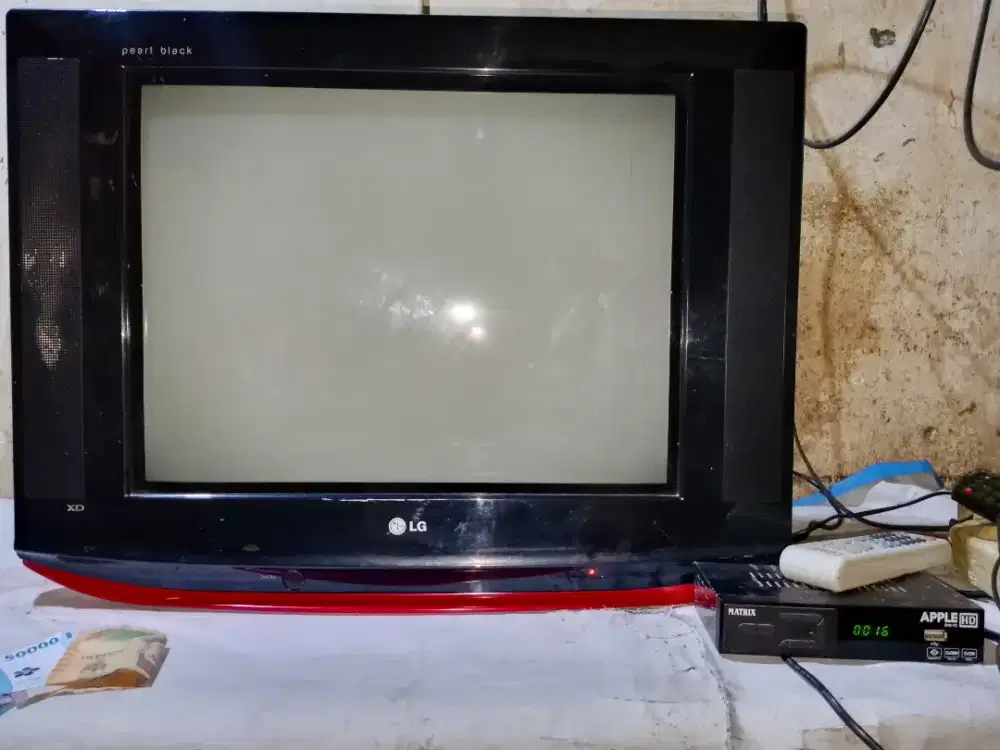 TV 21 slim LG + STB MATRIX