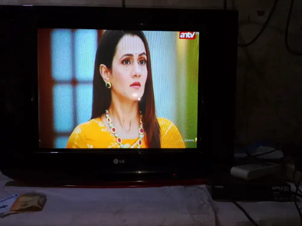 TV 21 slim LG + STB remot