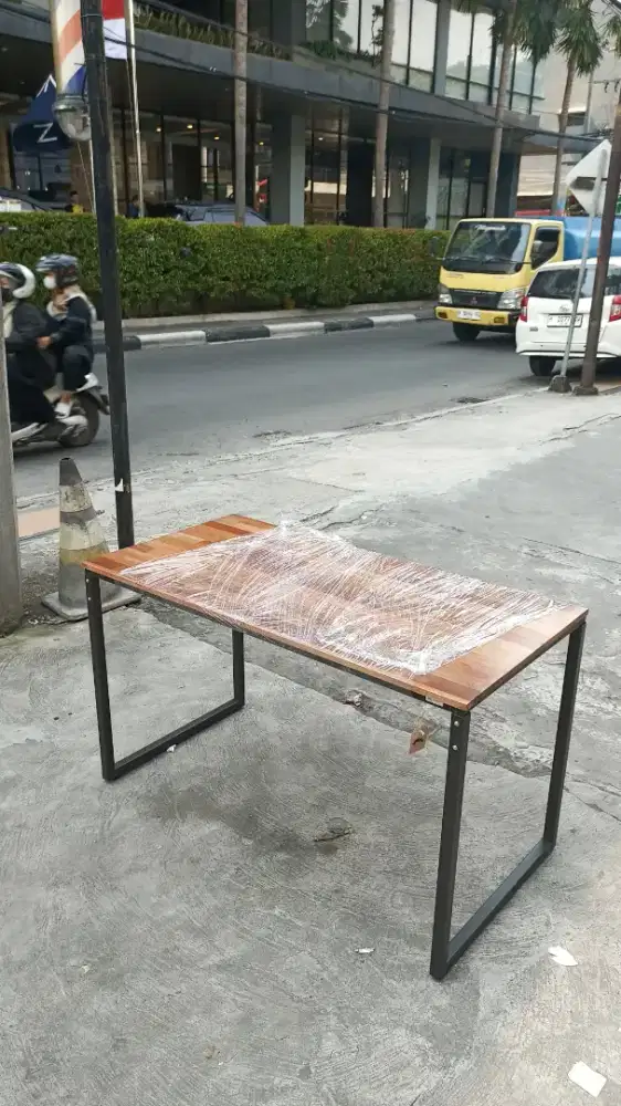 MEJA PREMIUM AESTHETIC 700.000 JADI 557.000 !