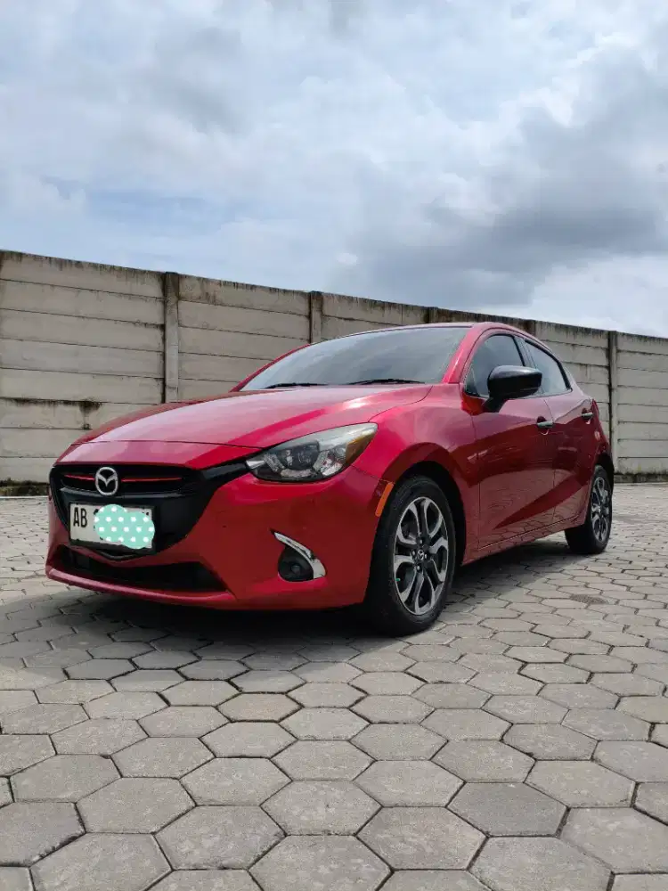 Mazda 2 Skyactiv siap pakai, no PR. Warna favorit