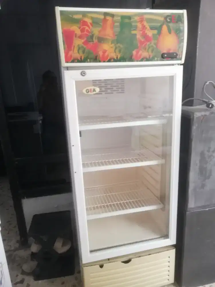 Showcase GEA pendingin minuman