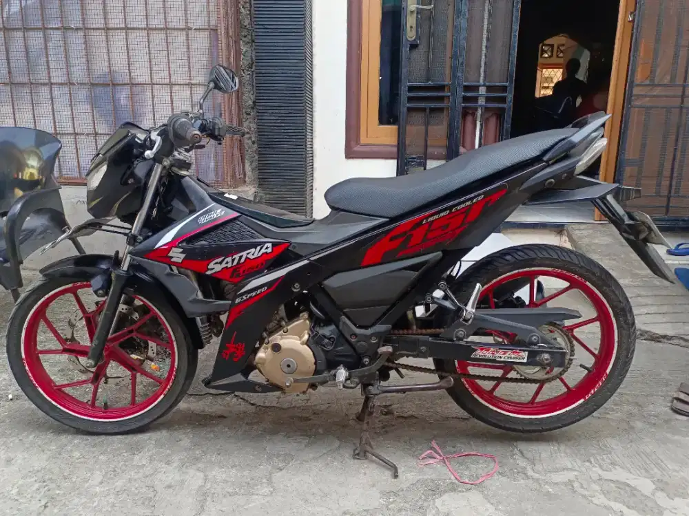 Suzuki Satria fi 150CC Predator Tahun 2016 PajakPanjg Siap tancap Gass