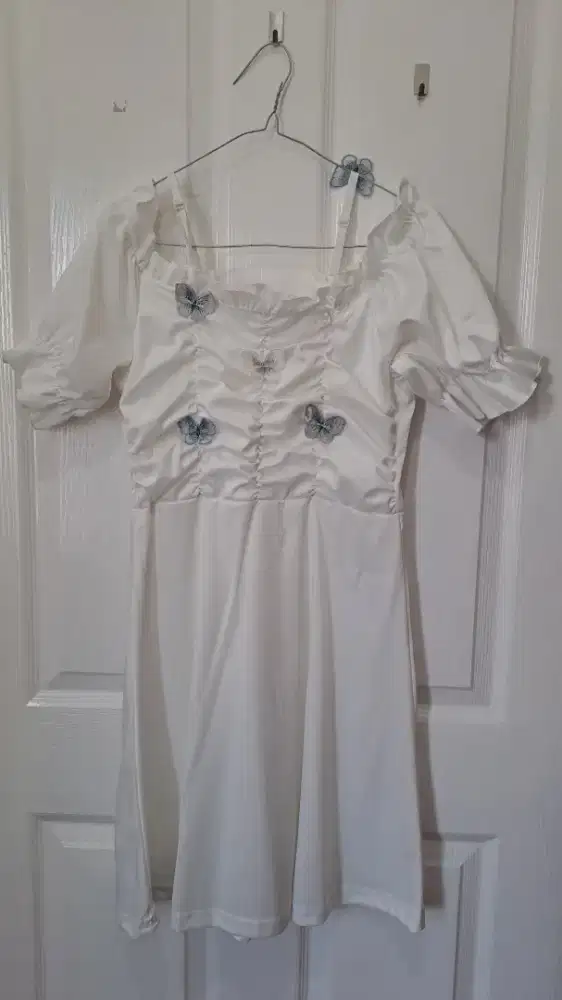 Mini dress korea putih wanita